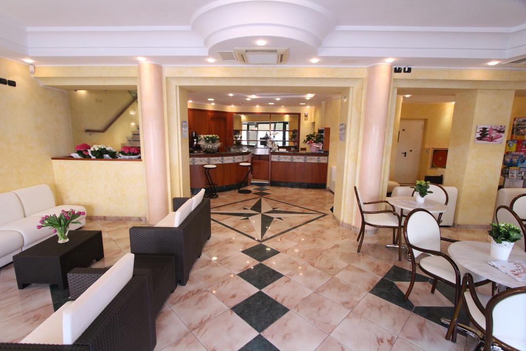 Hotel Misano 미사노아드리아티코 외부 사진