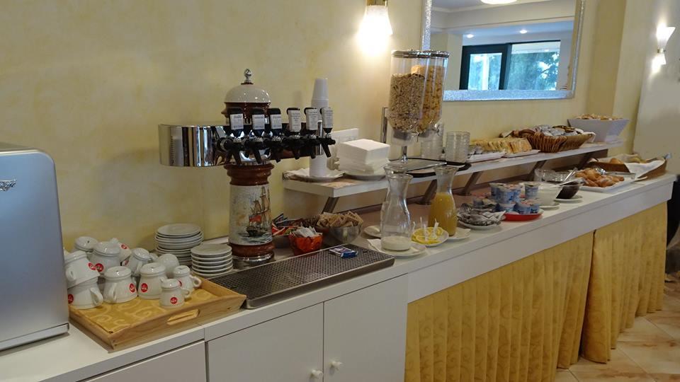 Hotel Misano 미사노아드리아티코 외부 사진